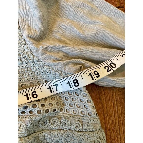 J. Jill crochet lace front grey top size sp - Picture 8 of 8
